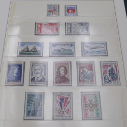 Collection timbres de France 1963-1972 neuf** complet an album.