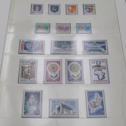 Collection timbres de France 1963-1972 neuf** complet an album.