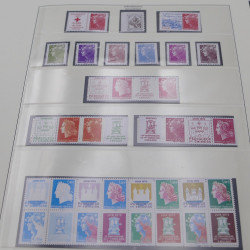 Collection timbres de France 2006-2010 neuf** complet en album.