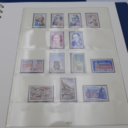 Collection timbres de France 1967-1981 neuf** en album.