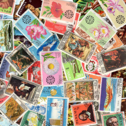 Panama 50 timbres de collection tous différents.