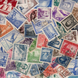 Chili 1000 timbres de collection tous différents.