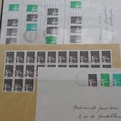 Collection timbres Marianne de France en 2 albums.