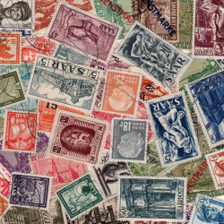 Sarre 50 timbres de collection tous différents.