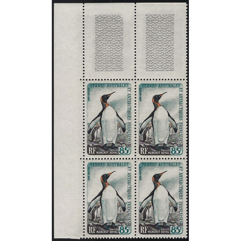 Manchot royal timbre T.A.A.F. N°17 bloc de 4 cdf neuf**.