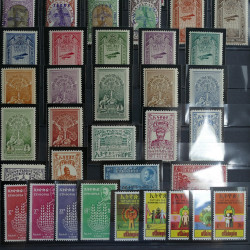 Collection timbres du monde neufs** et oblitérés.