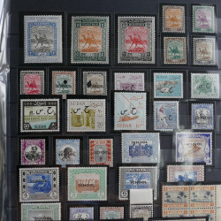 Collection timbres du monde neufs** et oblitérés.