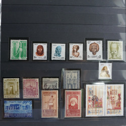 Collection timbres du monde neufs** et oblitérés.