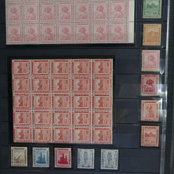 Collection timbres du monde neufs** et oblitérés.