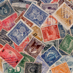 Salvador 25 timbres de collection tous différents.