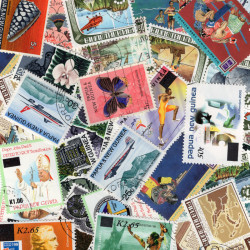 Papouasie Nouvelle Guinée 25 timbres de collection tous différents.