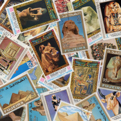 Art Égyptien 25 timbres thématiques tous différents.