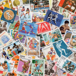 Boxe 50 timbres thématiques tous différents.
