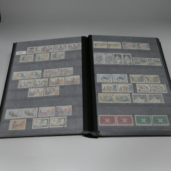 Collection timbres de France 1960-1979 neufs et oblitérés en 2 albums.