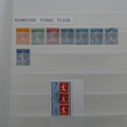 Collection timbres type Semeuse neufs et oblitérés en 2 albums.