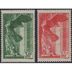 Victoire de Samothrace timbres de France N°354-355 série neuf**.
