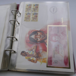 Collection timbres et billets du monde en 5 albums.