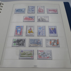 Collection timbres de France neufs 1981-1987 en album Lindner.
