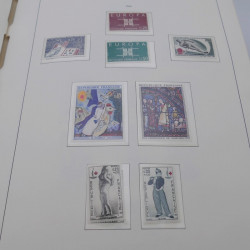 Collection timbres de France neufs** 1960-1989 en album Leuchtturm.