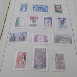 Collection timbres de France neufs** 1960-1989 en album Leuchtturm.