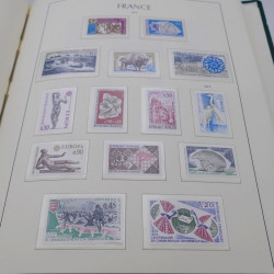 Collection timbres de France neufs** 1960-1989 en album Leuchtturm.