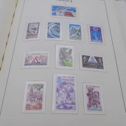 Collection timbres de France neufs** 1960-1989 en album Leuchtturm.