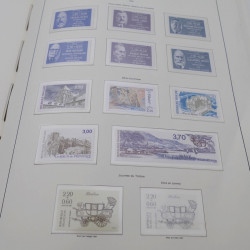 Collection timbres de France neufs** 1960-1989 en album Leuchtturm.