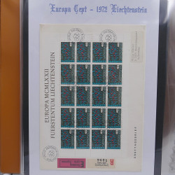 Collection feuillet de timbres Liechtenstein Europa 1961-1999 en 2 albums.