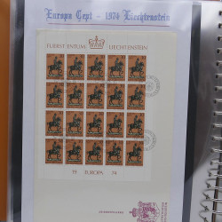 Collection feuillet de timbres Liechtenstein Europa 1961-1999 en 2 albums.