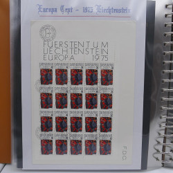 Collection feuillet de timbres Liechtenstein Europa 1961-1999 en 2 albums.