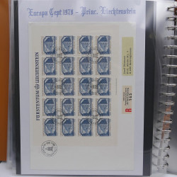 Collection feuillet de timbres Liechtenstein Europa 1961-1999 en 2 albums.