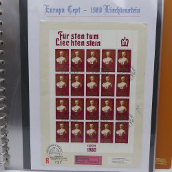 Collection feuillet de timbres Liechtenstein Europa 1961-1999 en 2 albums.