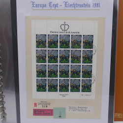 Collection feuillet de timbres Liechtenstein Europa 1961-1999 en 2 albums.