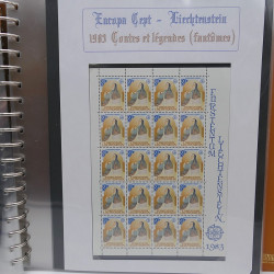 Collection feuillet de timbres Liechtenstein Europa 1961-1999 en 2 albums.