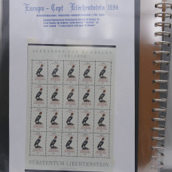 Collection feuillet de timbres Liechtenstein Europa 1961-1999 en 2 albums.