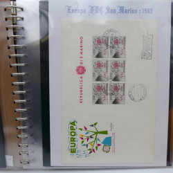 Collection feuillets de timbres Europa 1960-1999 en 13 albums.