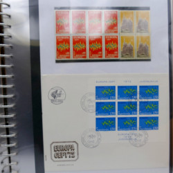 Collection feuillets de timbres Europa 1960-1999 en 13 albums.