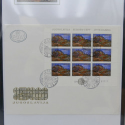 Collection feuillets de timbres Europa 1960-1999 en 13 albums.