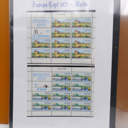 Collection feuillets de timbres Europa 1960-1999 en 13 albums.