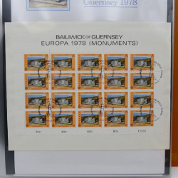 Collection feuillets de timbres Europa 1960-1999 en 13 albums.