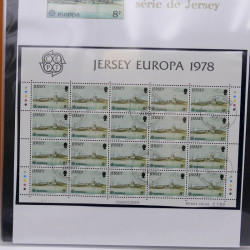 Collection feuillets de timbres Europa 1960-1999 en 13 albums.