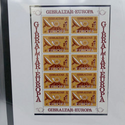 Collection feuillets de timbres Europa 1960-1999 en 13 albums.