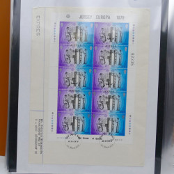 Collection feuillets de timbres Europa 1960-1999 en 13 albums.