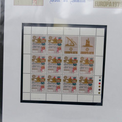 Collection feuillets de timbres Europa 1960-1999 en 13 albums.