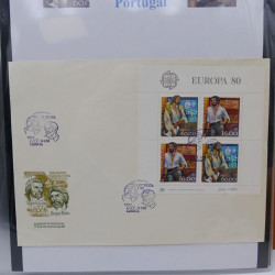 Collection feuillets de timbres Europa 1960-1999 en 13 albums.