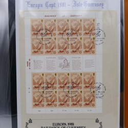 Collection feuillets de timbres Europa 1960-1999 en 13 albums.