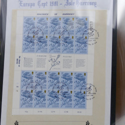 Collection feuillets de timbres Europa 1960-1999 en 13 albums.