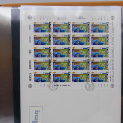 Collection feuillets de timbres Europa 1960-1999 en 13 albums.