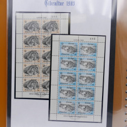 Collection feuillets de timbres Europa 1960-1999 en 13 albums.