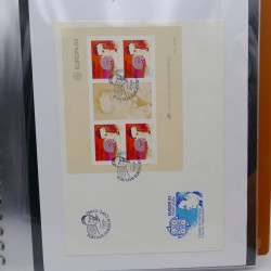 Collection feuillets de timbres Europa 1960-1999 en 13 albums.